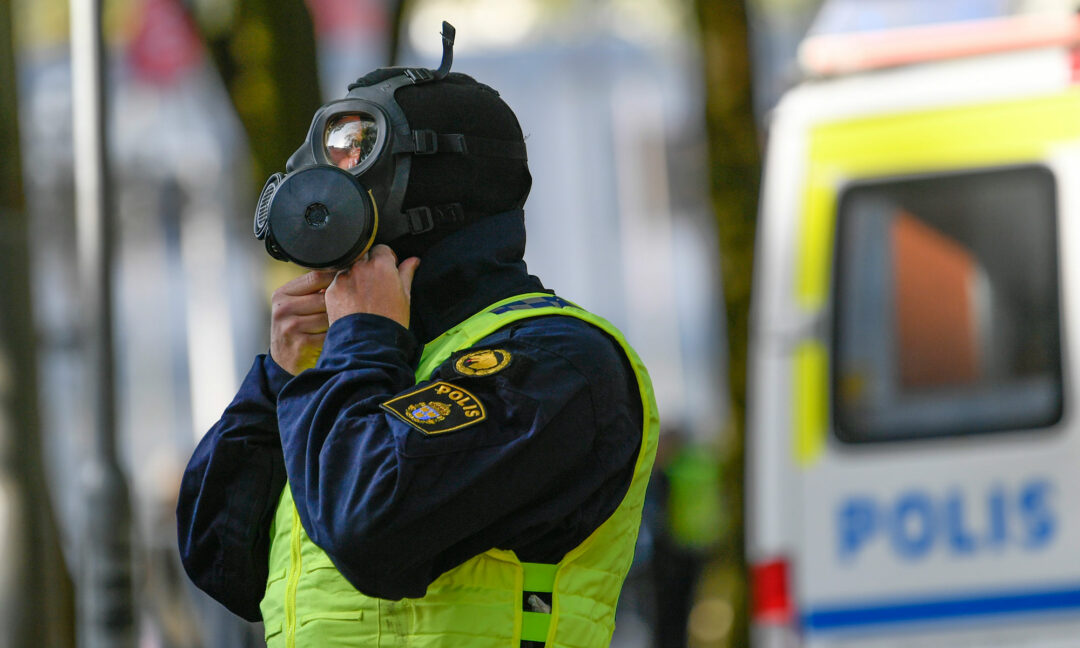Poliser i gasmask vid Säpos högkvarter efter misstänkt gasutsläpp