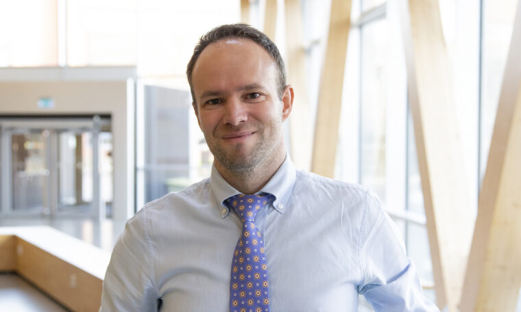 Anders Persson är universitetslektor på institutionen för statsvetenskap vid Linnéuniversitetet. Han forskar främst om EU:s roll i Israel–Palestina-konflikten. Bild: Johannes Rydström, Linnéuniversitetet