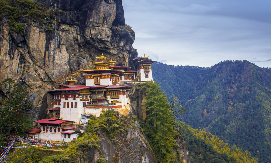 Bhutan omfamnar AI för att sprida buddhismen: En ny era av andlighet?