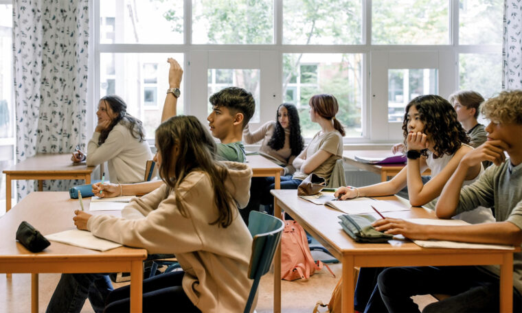 Så ska nya betyg ge fler elever gymnasie­behörighet / elever i klassrum
