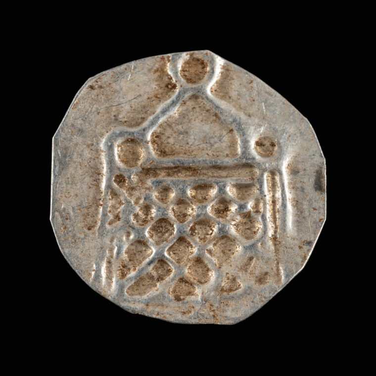 Gotländsk penning, möjligen föreställande en kyrkobyggnad