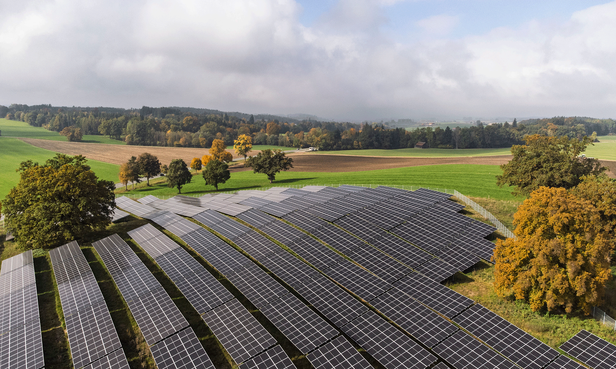 Solcellspark i Bayern, Tyskland.